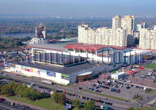 乌克兰基辅国际会展中心正面大门图