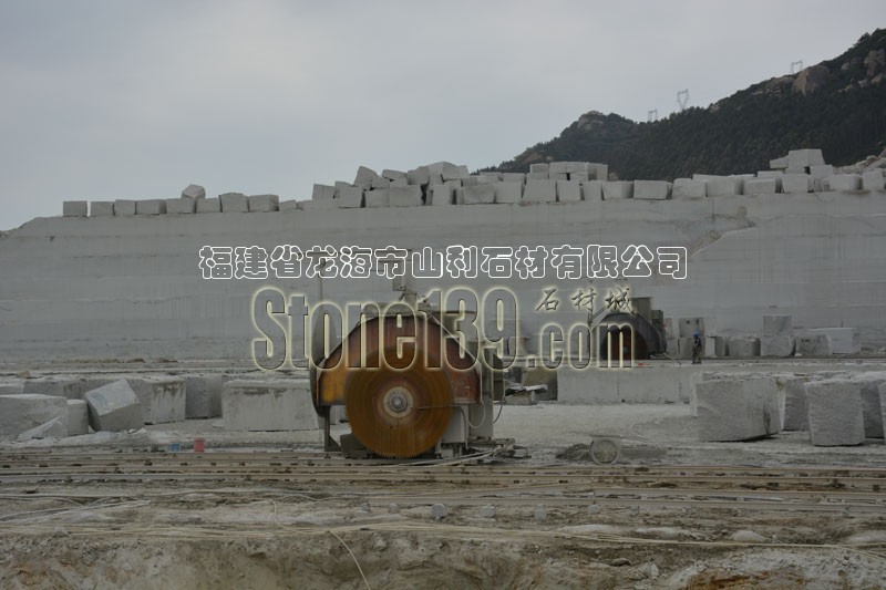 福建虎皮白花岗岩石材矿山