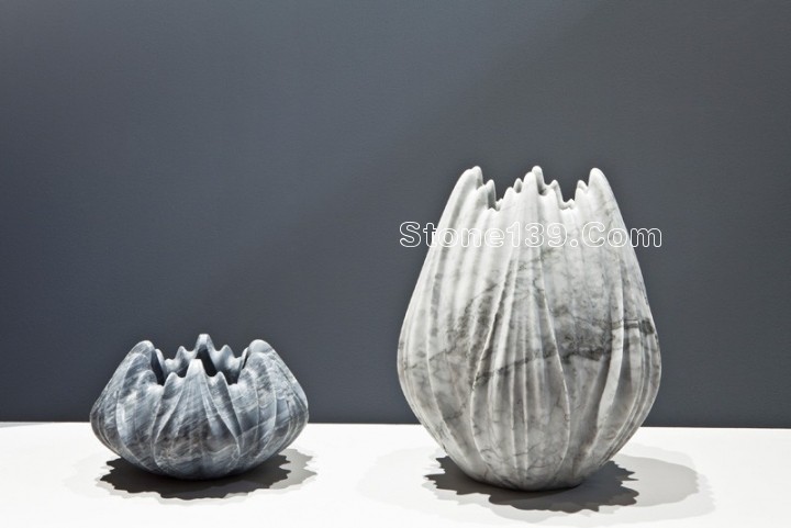 Zaha Hadid设计的创意大理石花瓶The Tau Vase