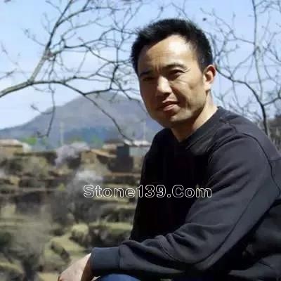 罗小平 1969年生于陕西渭南，中国书法家协会会员，毕业于西安美术学院