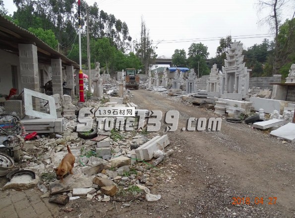 云南省石林县国土局拆临拆违，大多数违建户从事石材、石雕、木材加工厂