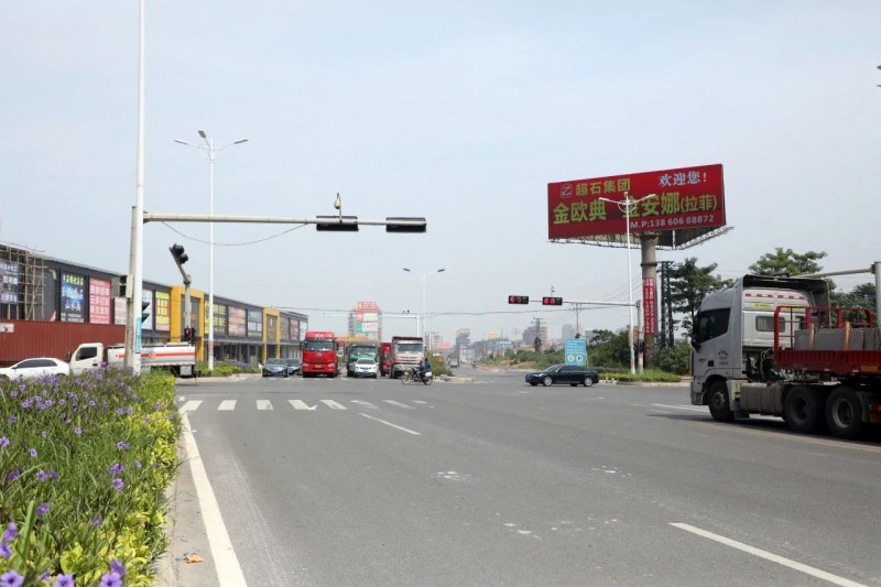 中国石材基地“福建水头”路边违规广告牌整治行动