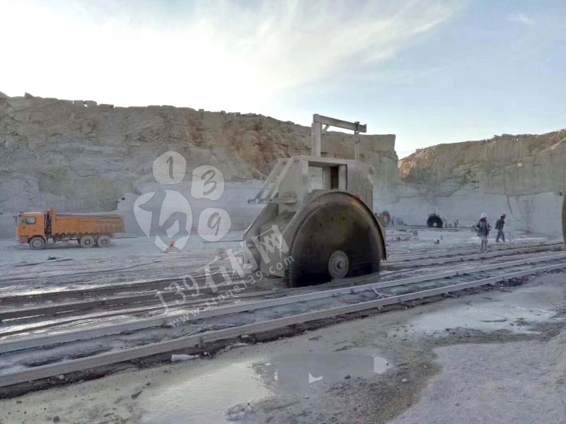 隆重介绍“卡拉麦里金”花岗岩矿主-新疆万兴卡麦矿业