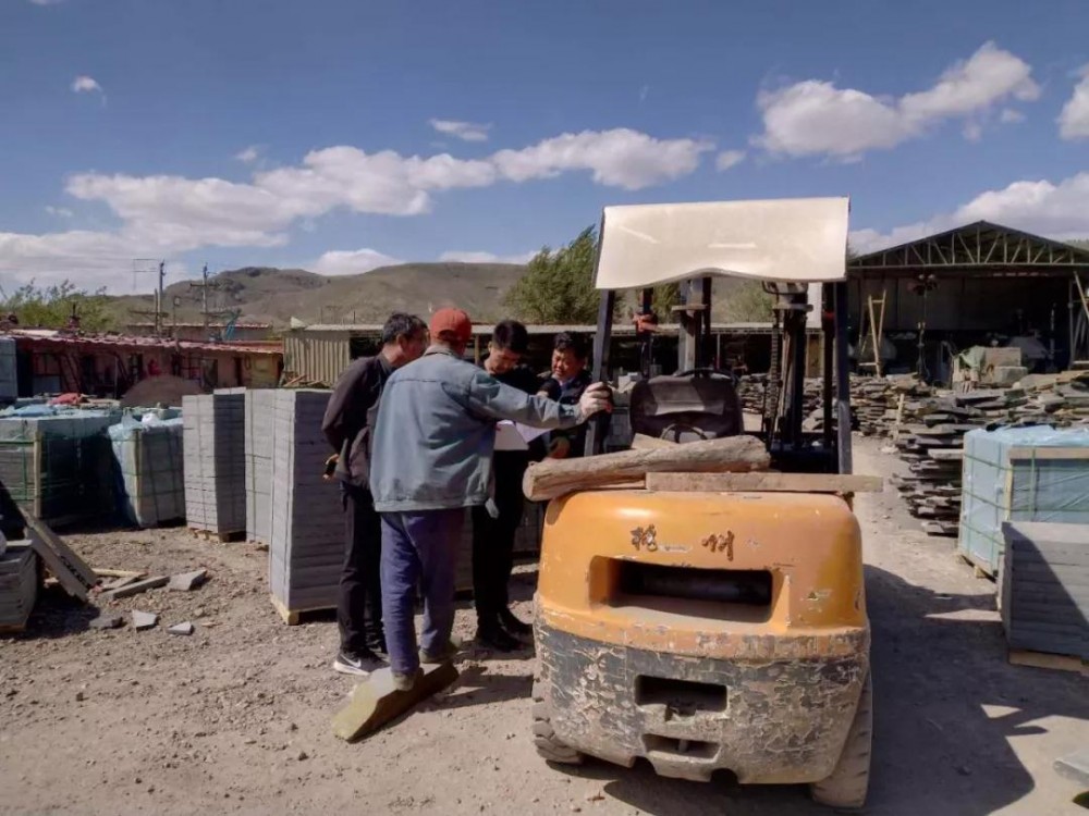 内蒙古翁牛特旗（蒙古黑产地）重拳整治石材加工企业经营活动