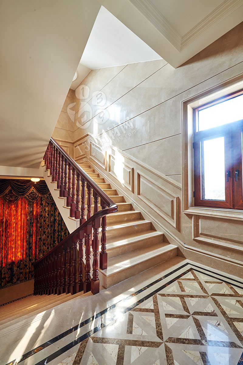 别墅石材楼梯，别墅大理石楼梯装饰案例