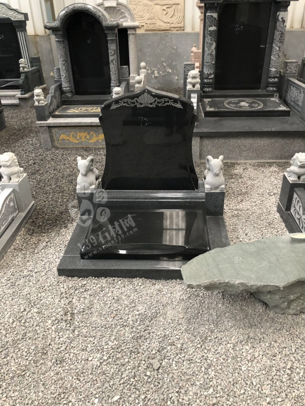 石材墓碑 中国石材墓碑加工厂的选材及加工流程