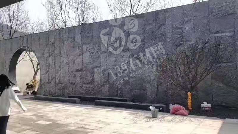 芝麻黑等黑色石材自然面复古背景墙装饰 中国风的韵味 世界流行