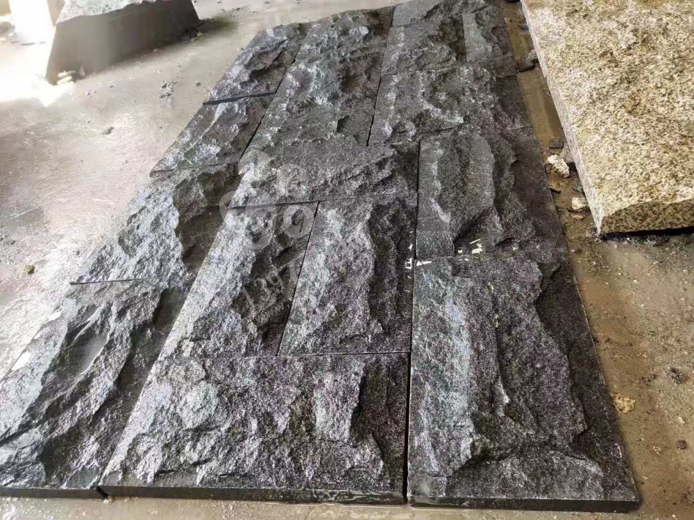 芝麻黑等黑色石材自然面复古背景墙装饰中国风的韵味世界流行