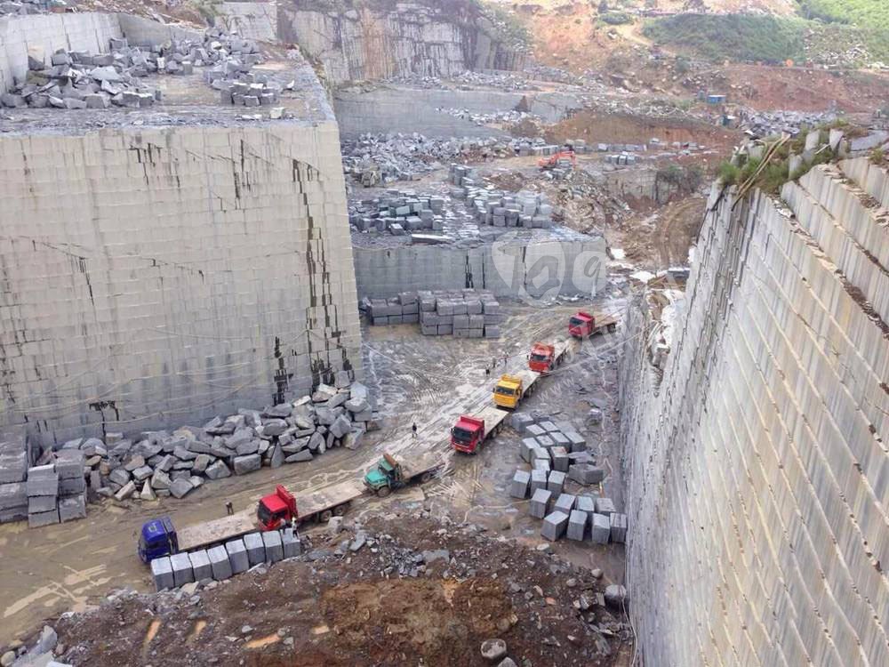 福建永定红石材开始生产了