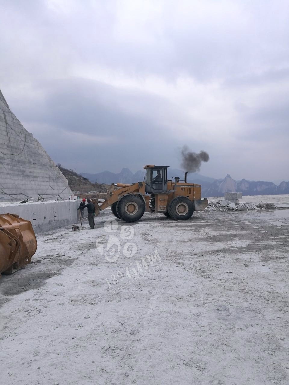 南阳地区梨花白梨花红染色板直销厂家-华翊石业