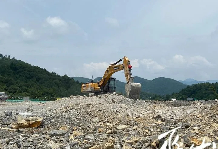 重庆巫山县副县长陈恭福率队开展露天非煤矿山安全生产监督检查