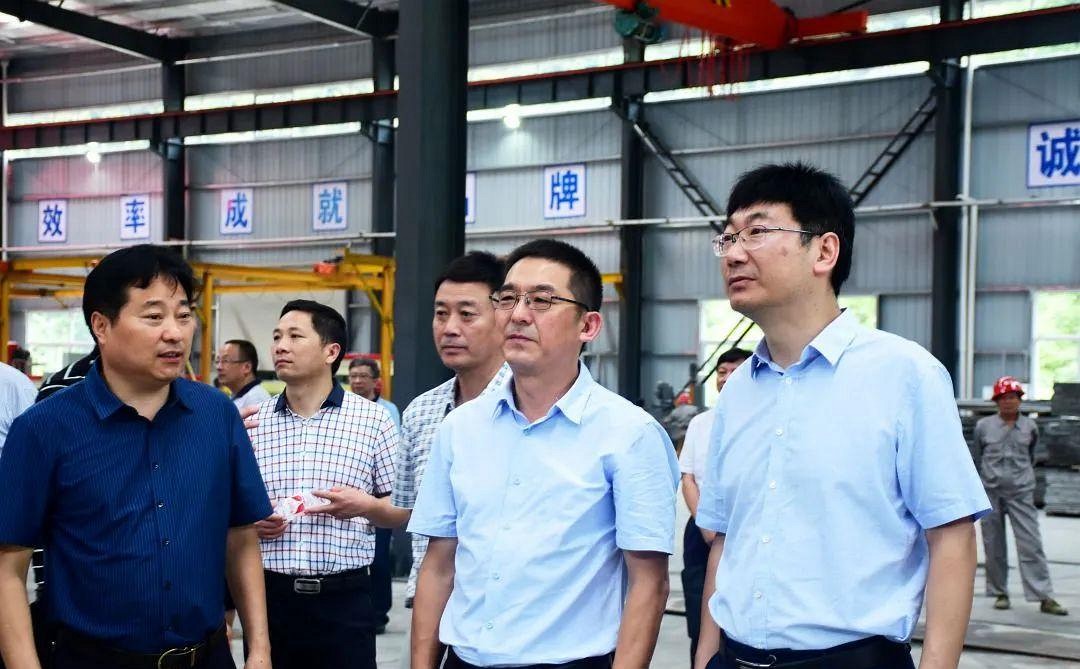 大力支持发展石材行业，白河县总投资8000万元的石材精深加工生产线竣工投产