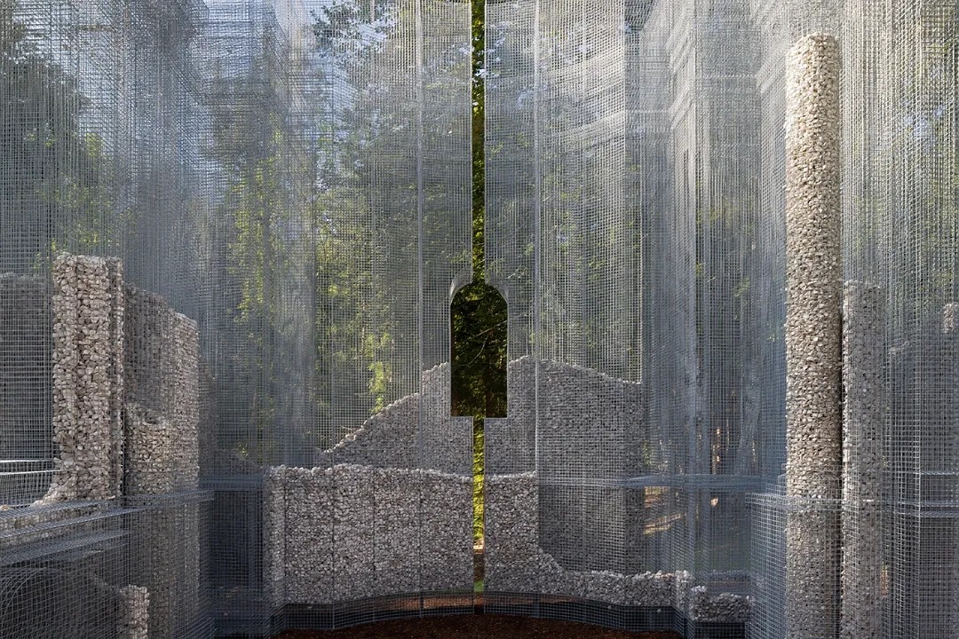 “笼石”新生态-共生装置：用金属网丝编织重生的自然灵魂