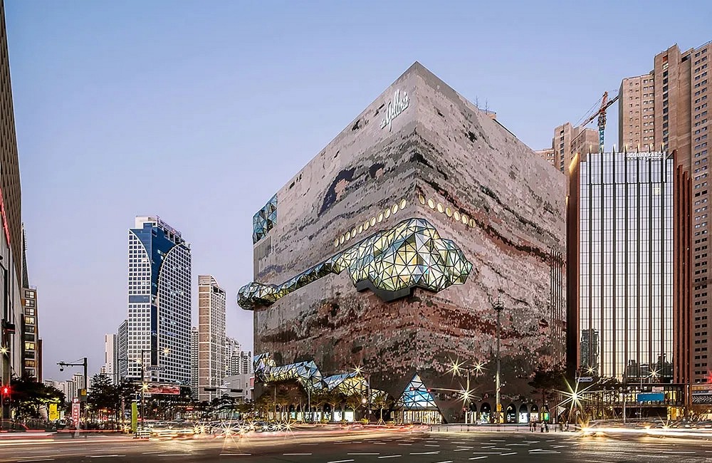 韩国首尔市中心125000块花岗岩马赛克外墙砖打造的巨型陨石建筑