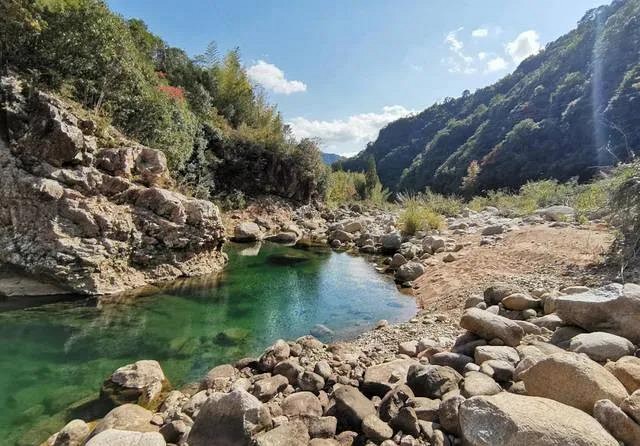 人迹罕至！浙江温州永嘉这里有条花岗岩石河、平板溪