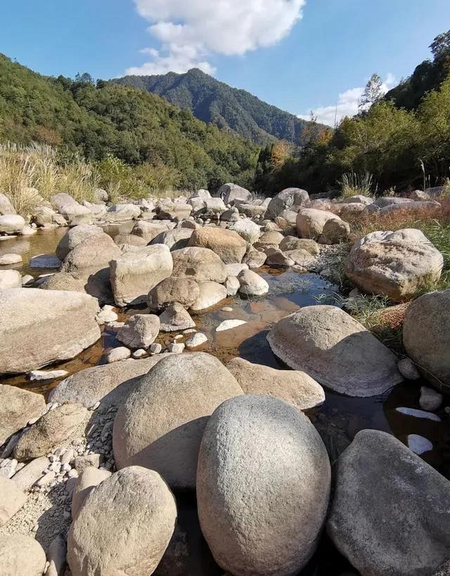 人迹罕至！浙江温州永嘉这里有条花岗岩石河、平板溪