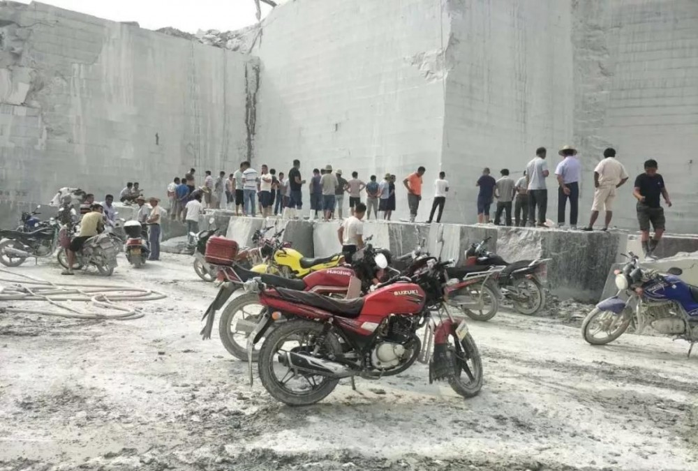 内蒙古宁城县某石场发料排序表，买荒料要排队了，又要重现抢荒料了？附宁城红欣赏！