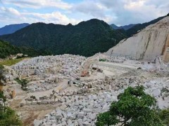 金卡麦矿山（花岗岩荒料堆场）