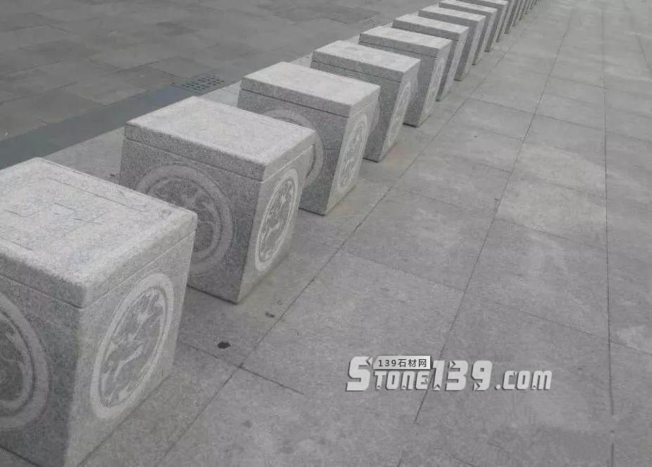 给大家讲解一下关于挡车石球市场及泛碱的原因