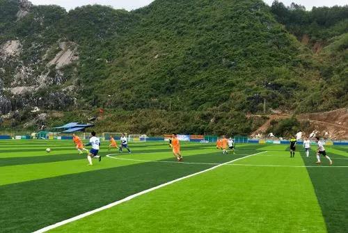 广西废弃矿山变身“足球小镇”，预计实现营收20亿元