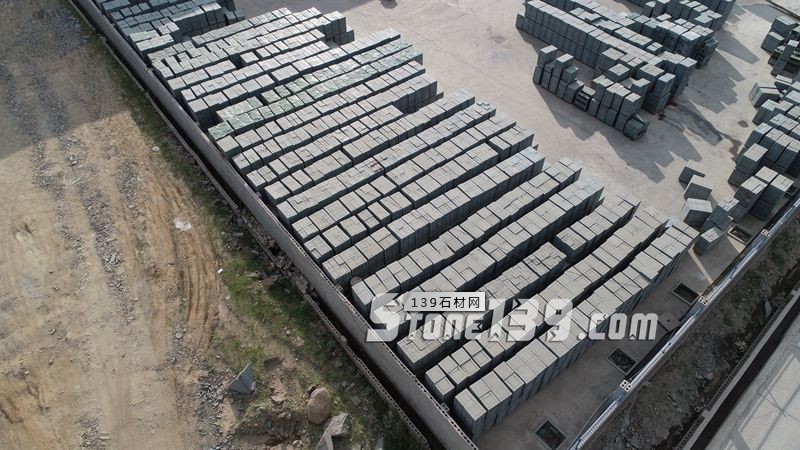 广西石材厂介绍为什么芝麻黑在国内和国际市场上深受欢迎
