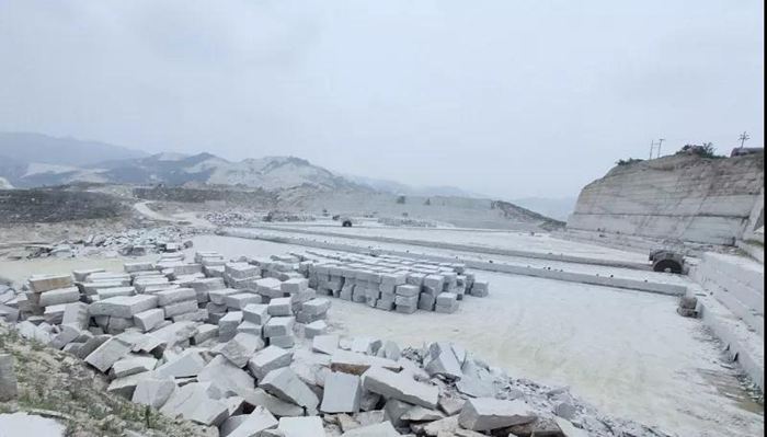 湖北随州黄金麻花岗岩矿山