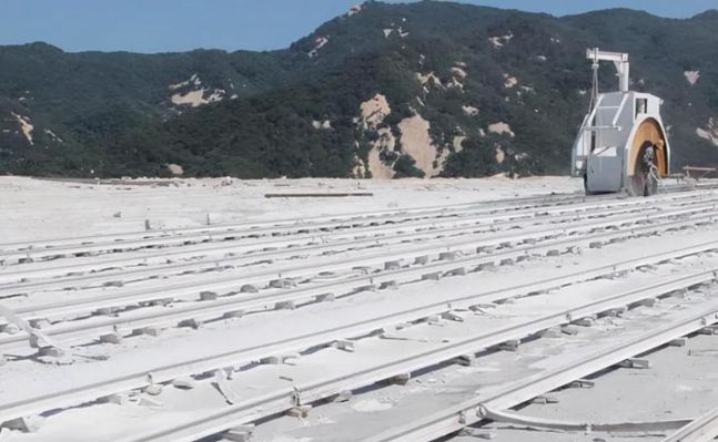 湖北随州黄金麻花岗岩矿山