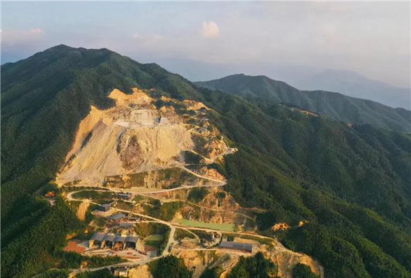 江西芝麻灰花岗岩产区萍乡市芦溪县宣风镇矿山“银丝灰”石材欣赏