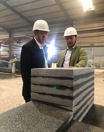 内蒙古乌拉特中旗联社与当地石材行业商会初步达成信贷合作意向，附黑石产品欣赏！