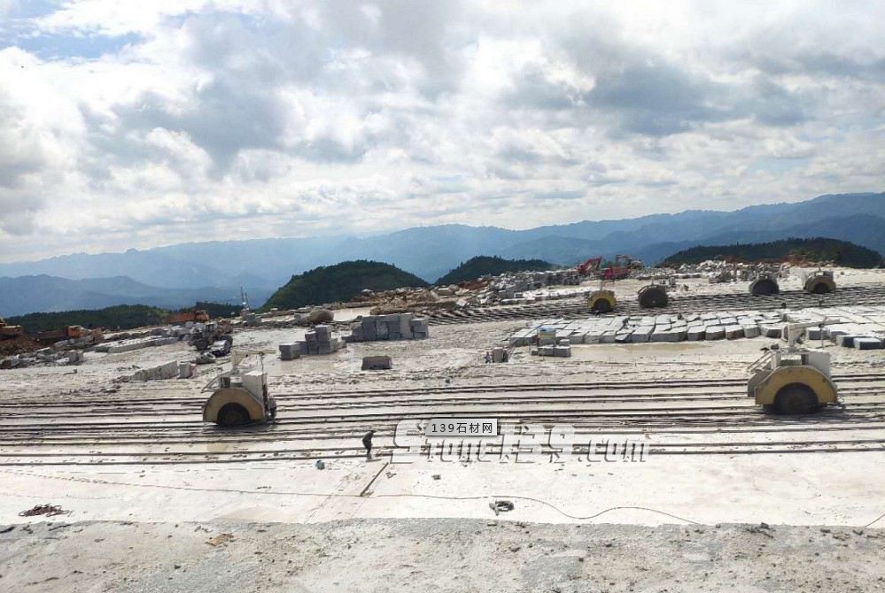 湖南芝麻灰矿山厂家花岗岩直销