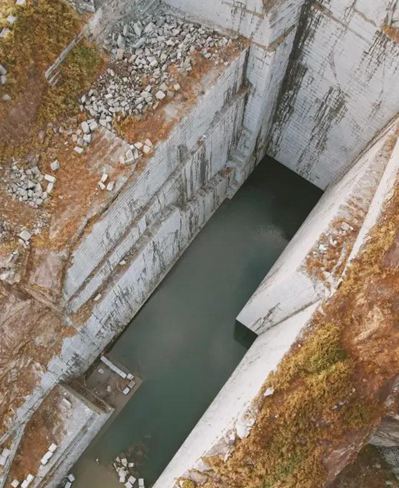 图赏封矿后的福建最大石材矿山——长泰吴田山！