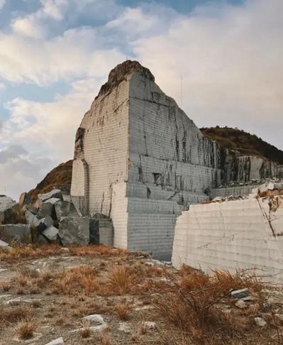 图赏封矿后的福建最大石材矿山——长泰吴田山！