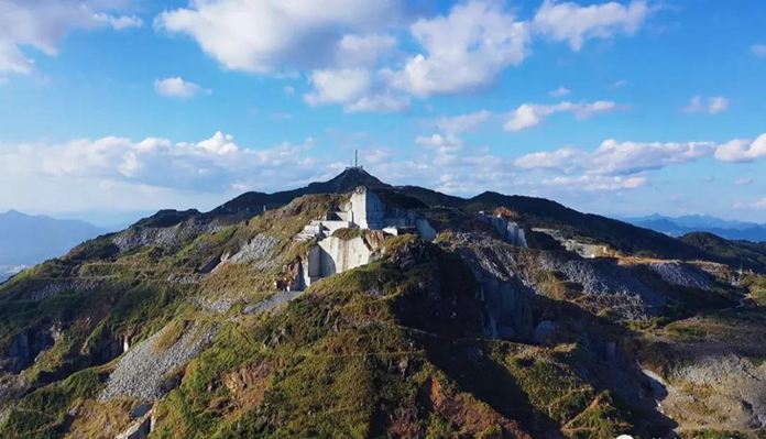 图赏封矿后的福建最大石材矿山——长泰吴田山！