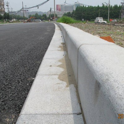 现货充足 自有芝麻白花岗岩 厂家直售路沿石 平石 石材