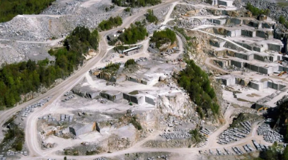 石材矿山开采工艺与设备解析