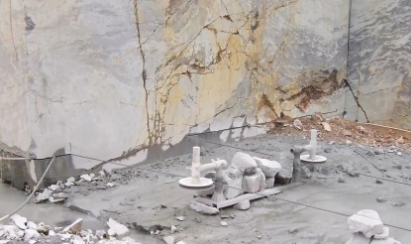 石材矿山开采工艺与设备解析