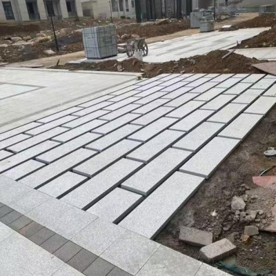 湖南芝麻灰花岗岩广场地铺工程实景